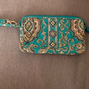 vera bradley wristlet